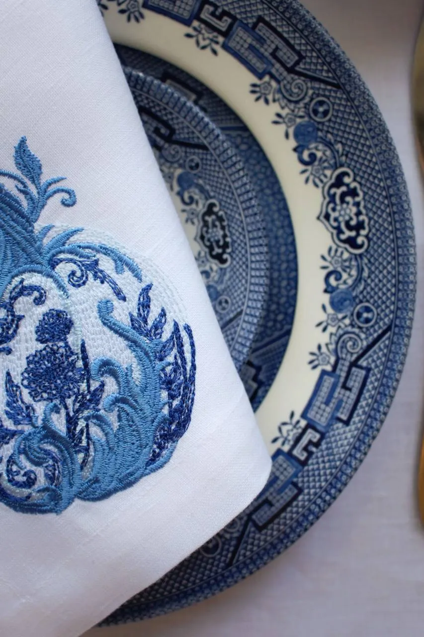 #095 | Blue Chinoiserie Chic Pumpkin | Linen napkins