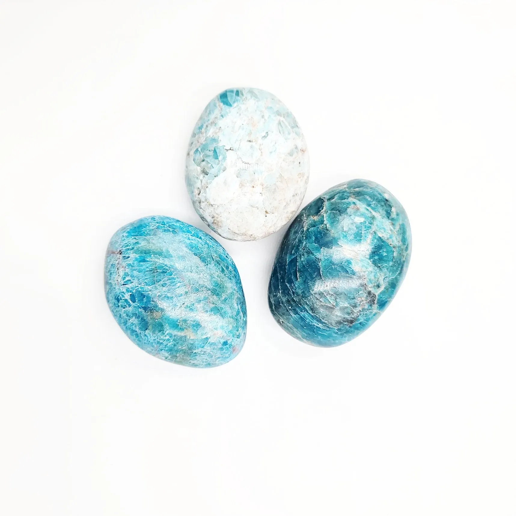 Blue Apatite Palm Stone Gallet