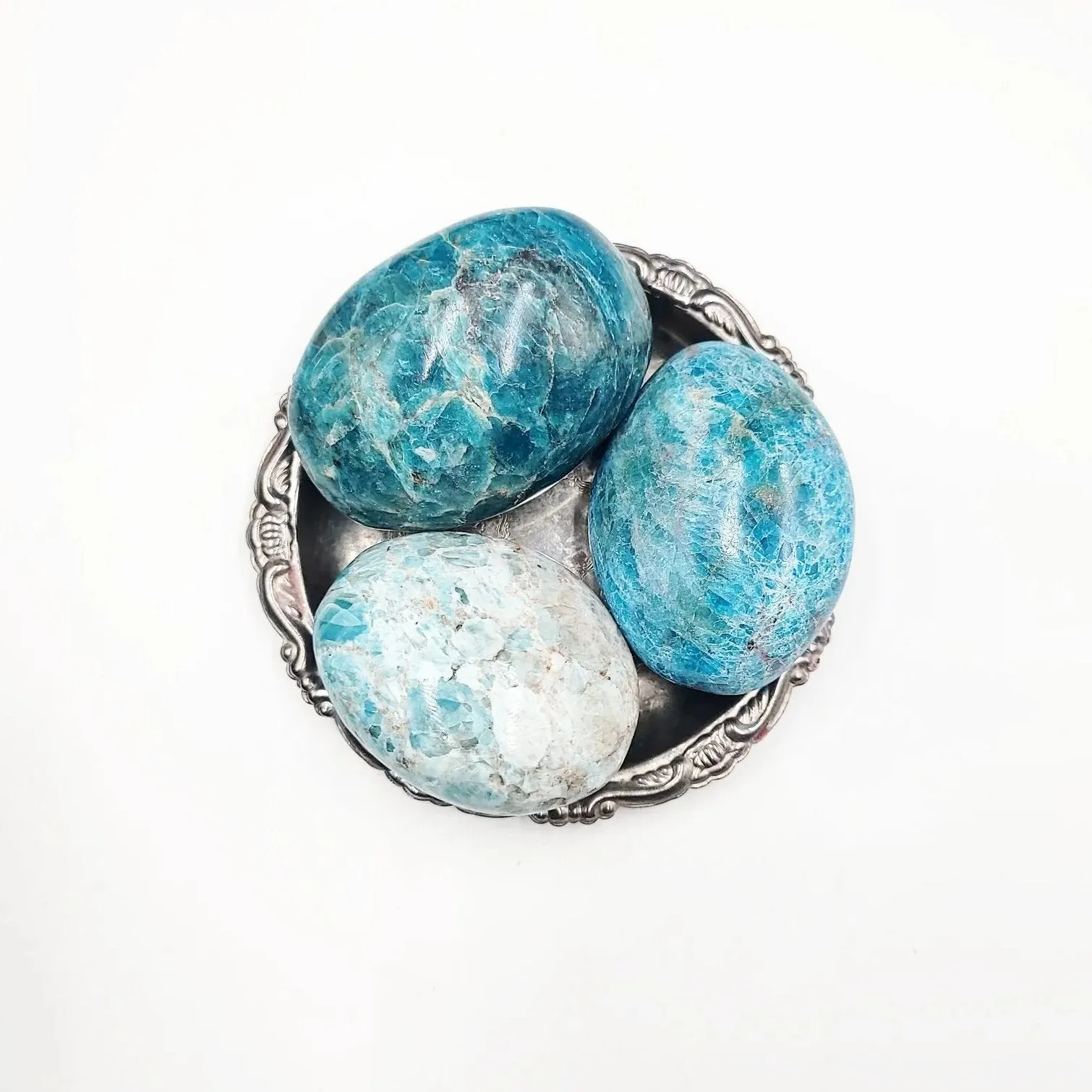 Blue Apatite Palm Stone Gallet