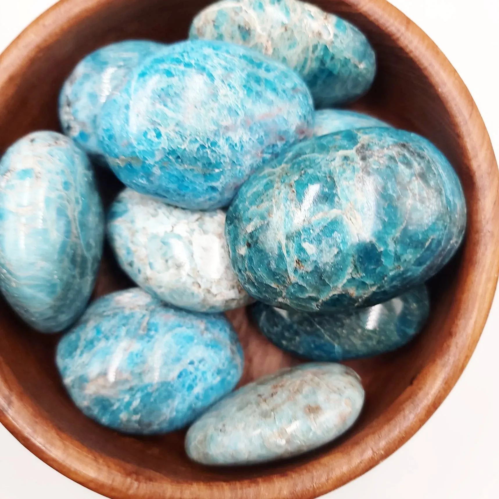 Blue Apatite Palm Stone Gallet