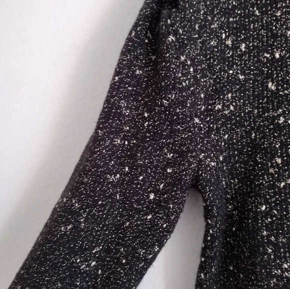 Calligraphic black gold metallic sweater puff sleeves size XL