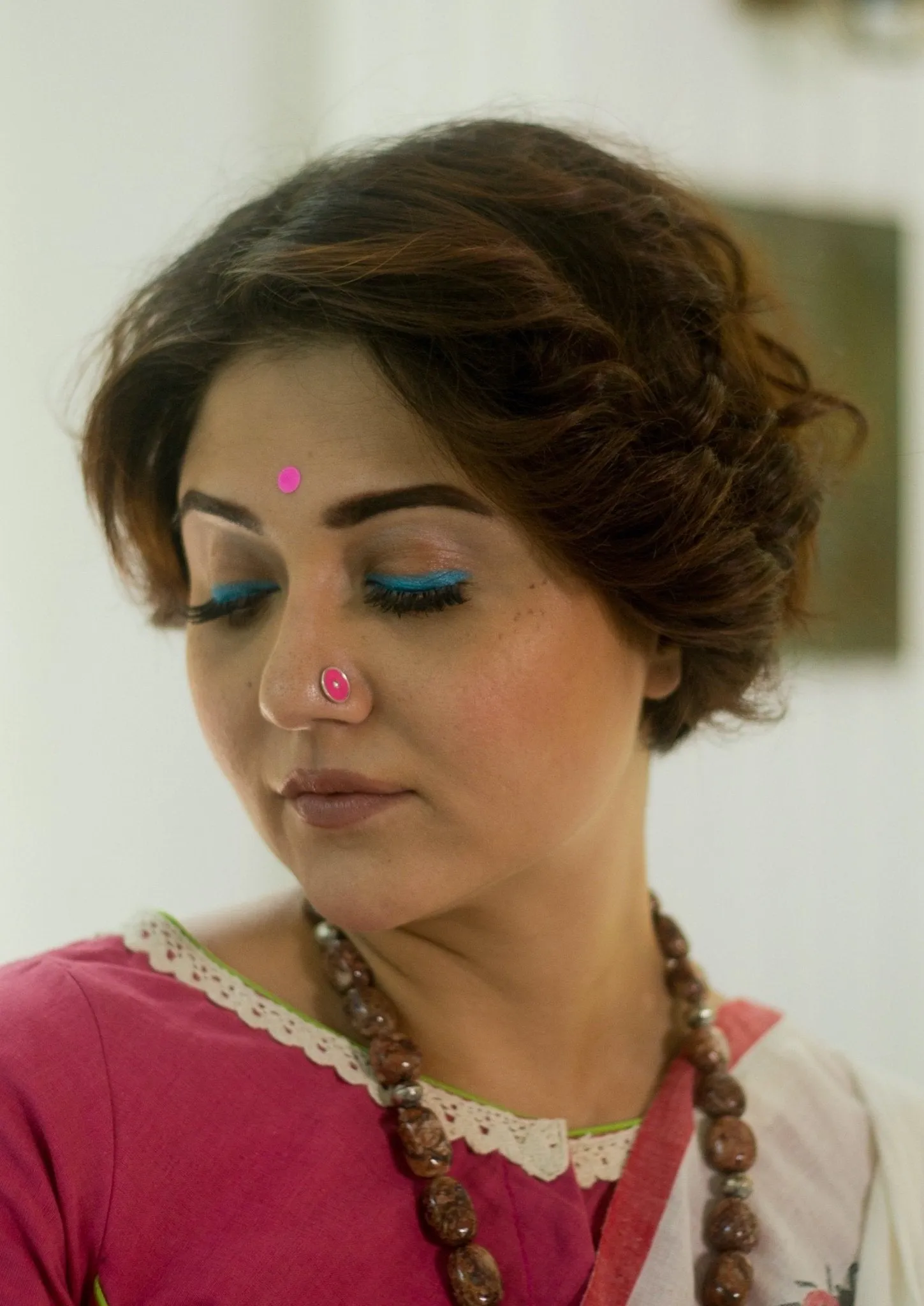 Chic, round fuchsia pink enamel nose pin
