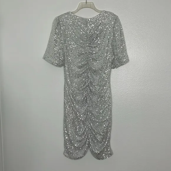 City chic Bright Nights Ruched Silver Sequin Short Sleeve Mini Party Dress 20 L