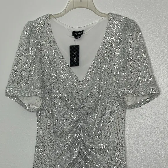 City chic Bright Nights Ruched Silver Sequin Short Sleeve Mini Party Dress 20 L