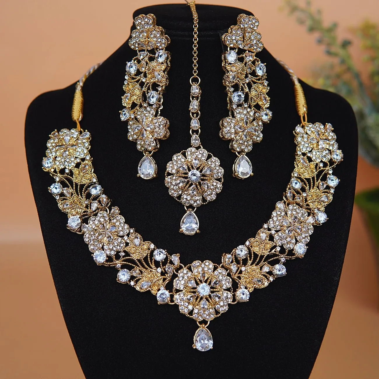 Copper Gold Look Stylish Necklace Set