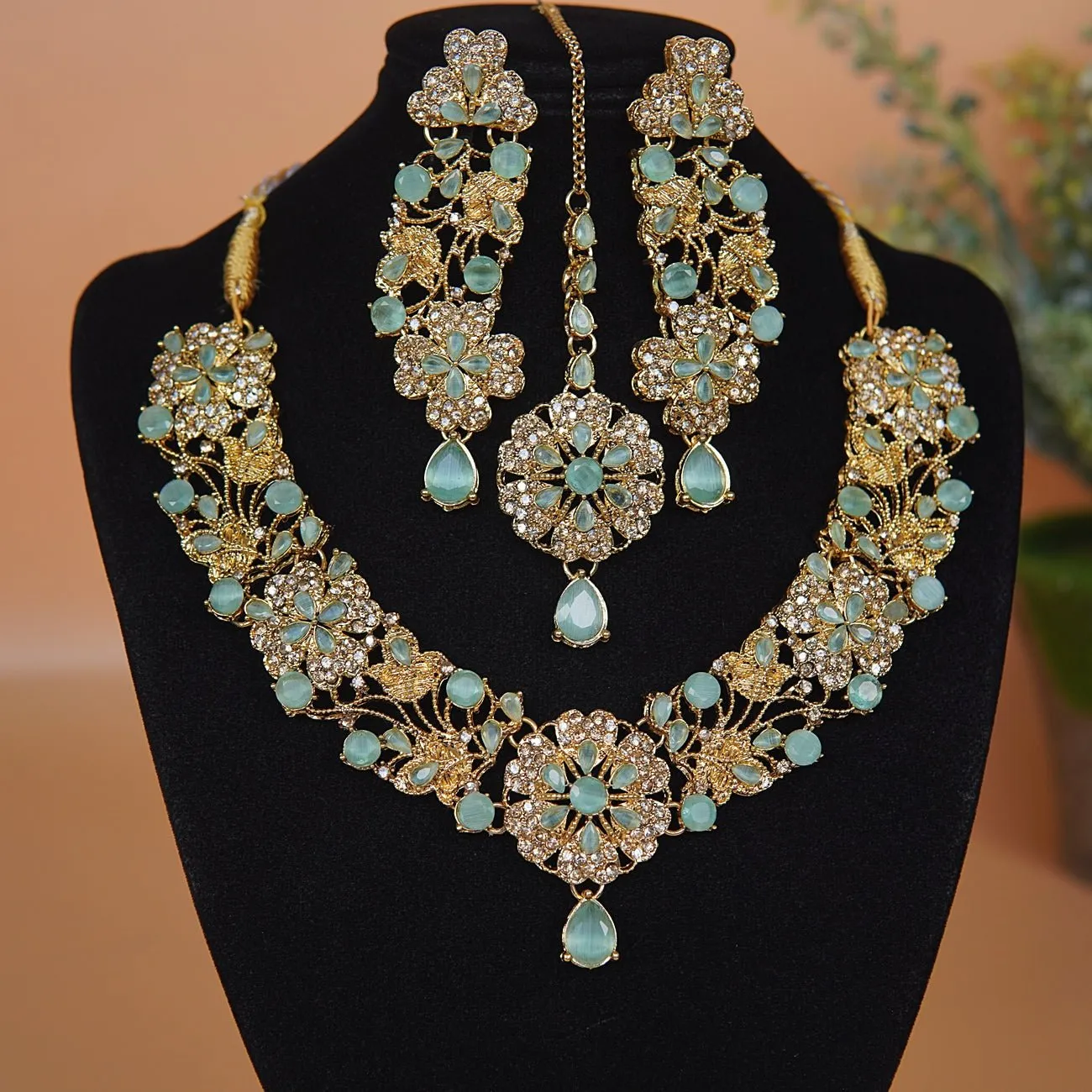 Copper Gold Look Stylish Necklace Set