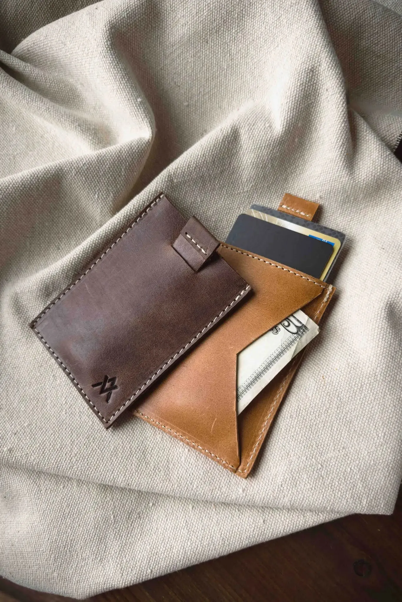 Lateral Pull-Up Wallet