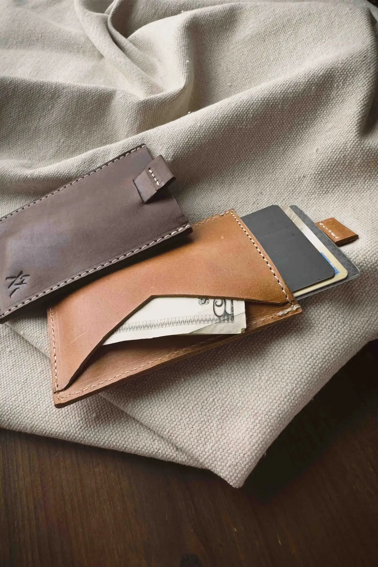 Lateral Pull-Up Wallet