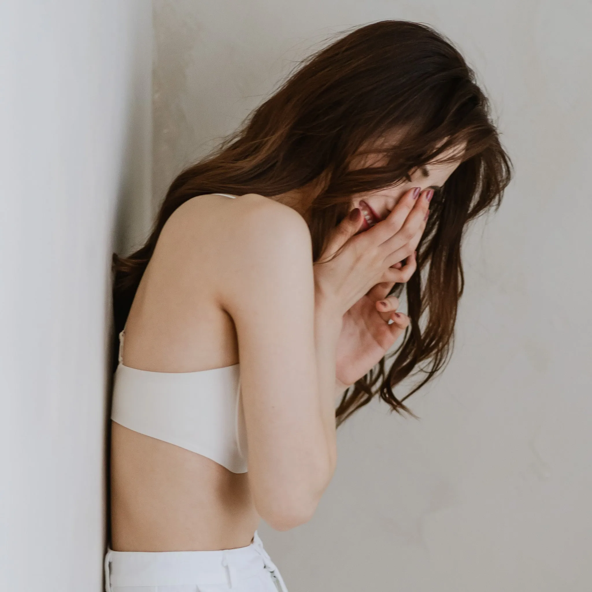 Minimalist Chic! Lightly-Lined Seamless Strapless Wireless Bra in Meringue