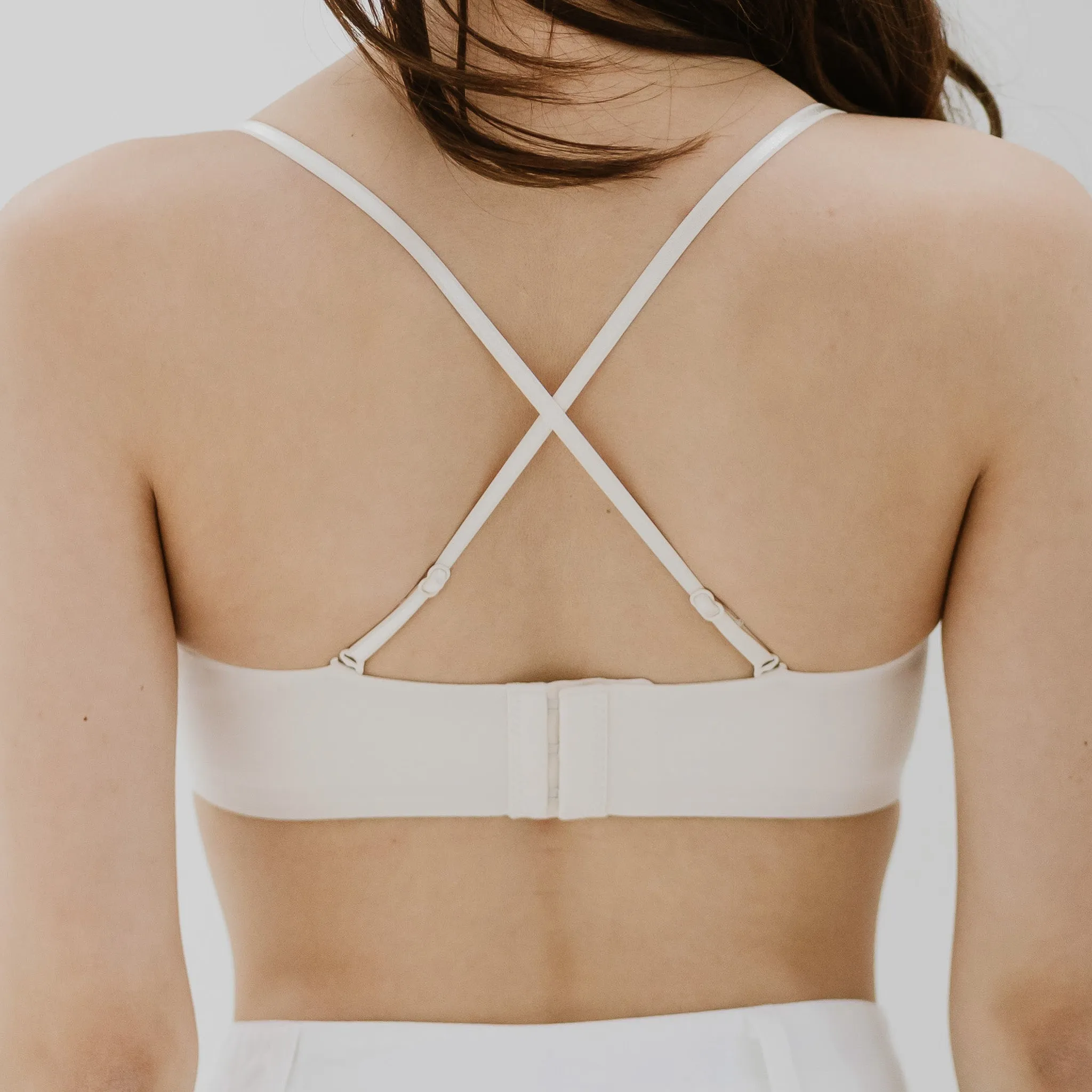 Minimalist Chic! Lightly-Lined Seamless Strapless Wireless Bra in Meringue