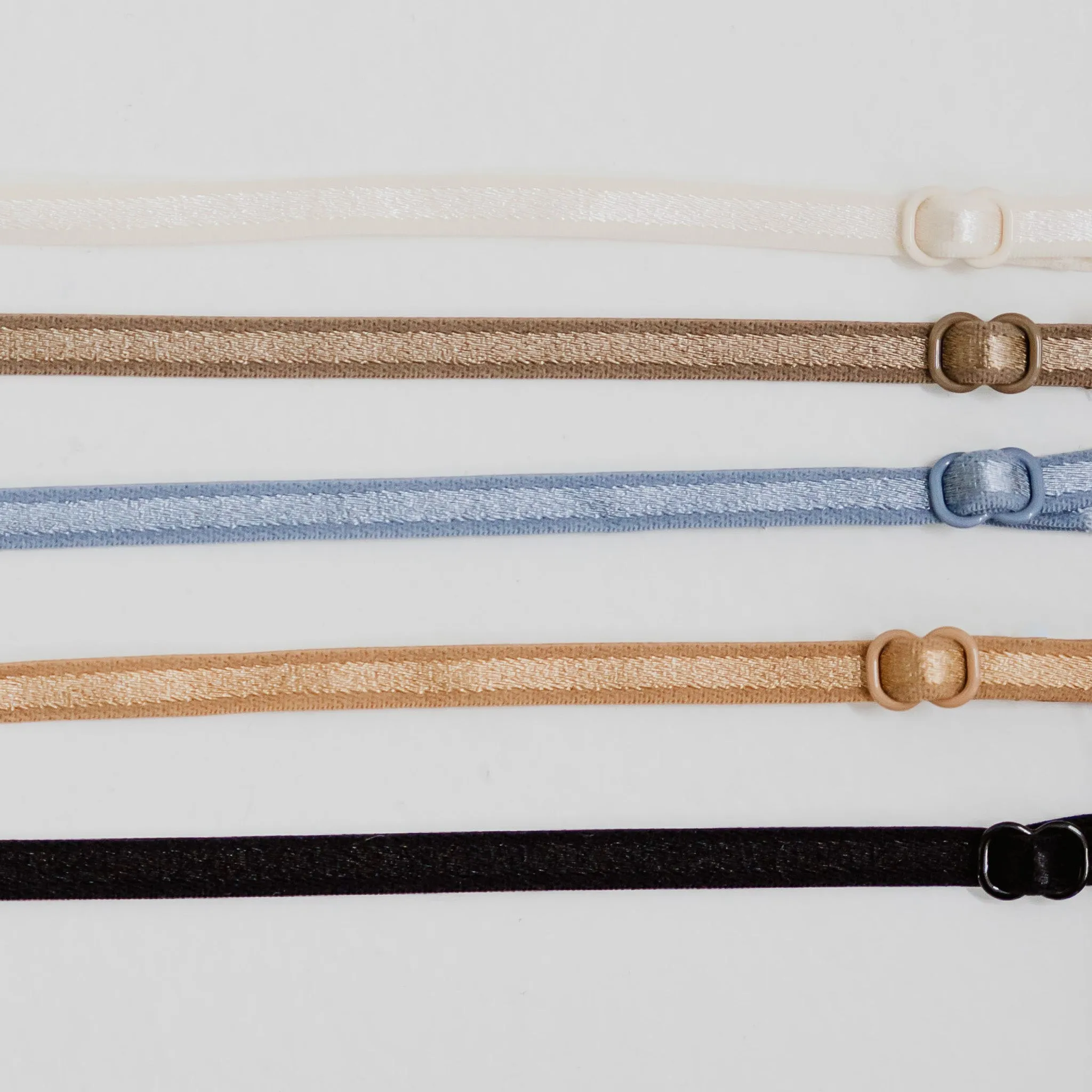 Minimalist Chic! Lightly-Lined Seamless Strapless Wireless Bra in Meringue