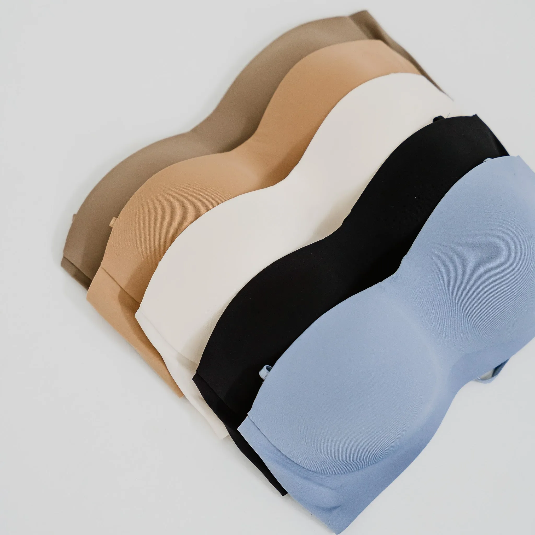 Minimalist Chic! Lightly-Lined Seamless Strapless Wireless Bra in Meringue