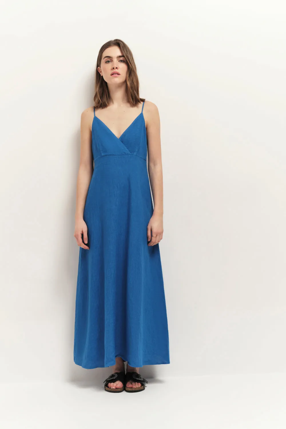 RIMINI - Robe longue Santorin blue à fines bretelles en lin