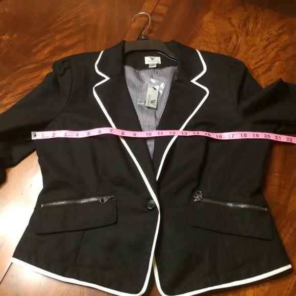 Stylish Worthington Black &amp; White Topper Jacket -