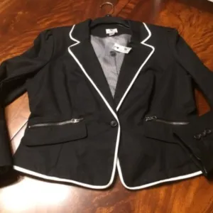 Stylish Worthington Black &amp; White Topper Jacket -