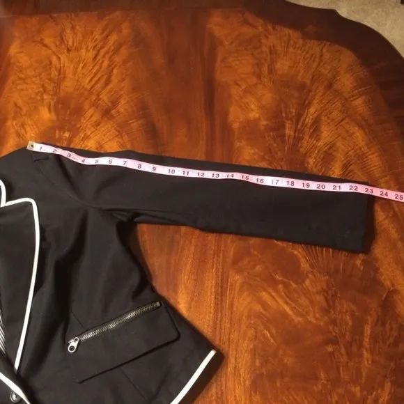 Stylish Worthington Black &amp; White Topper Jacket -